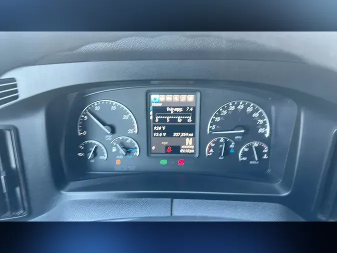 2023 Freightliner Cascadia 126
