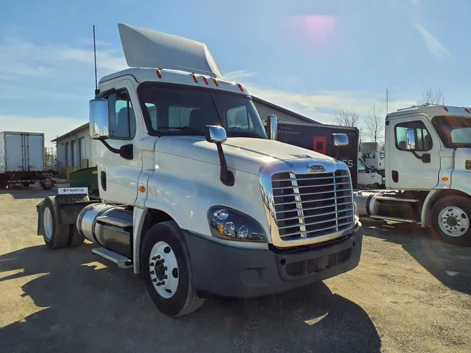 2018 FREIGHTLINER/MERCEDES CASCADIA 125