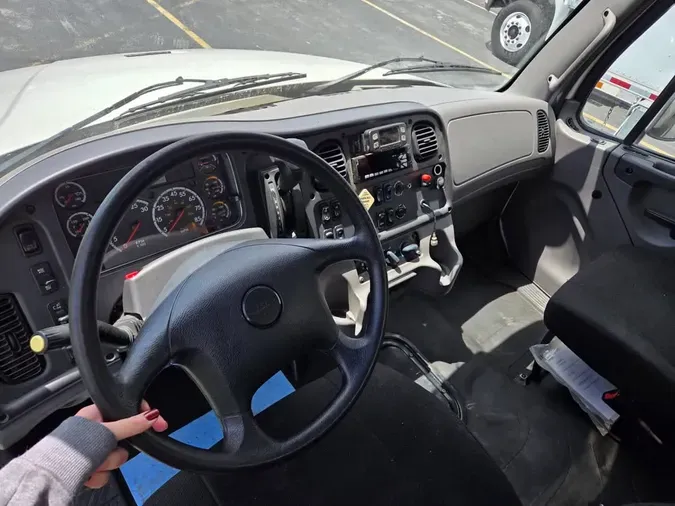 2020 FREIGHTLINER M2 106