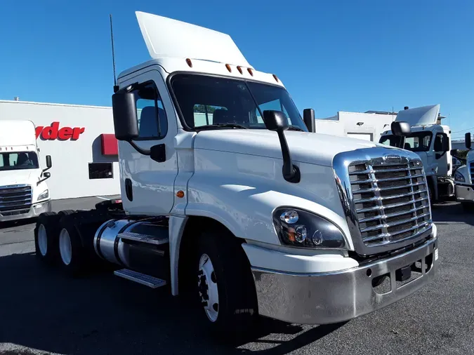 2018 FREIGHTLINER/MERCEDES CASCADIA 125