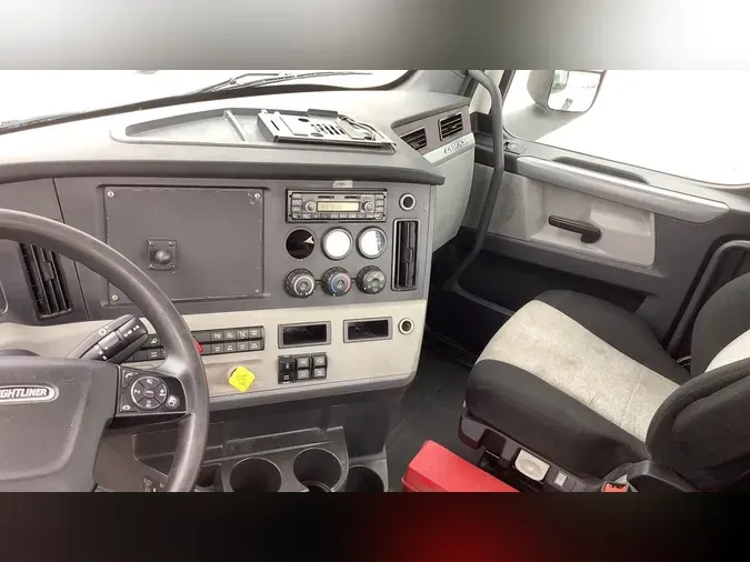 2019 Freightliner Cascadia 1261a42bc0d944d08f6d94a2eb2f048ed9f