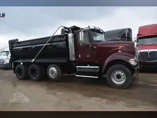 2001 INTERNATIONAL 9900