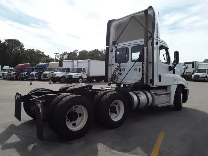 2020 FREIGHTLINER/MERCEDES CASCADIA 125