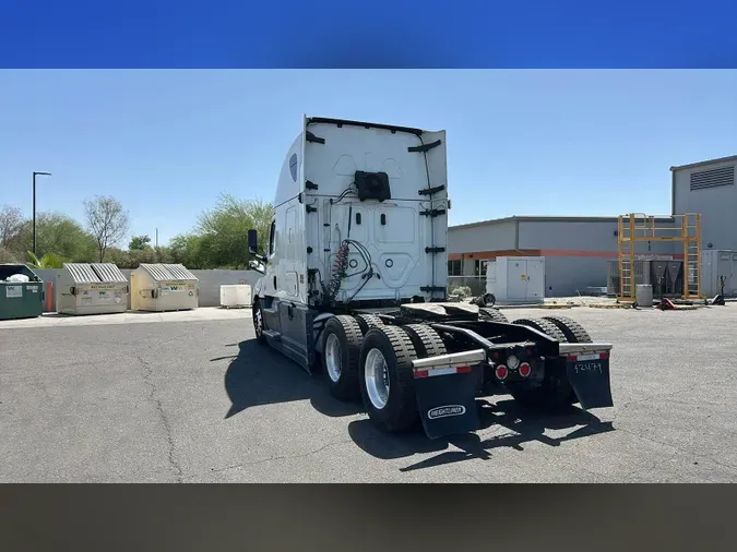 2022 Freightliner Cascadia 126