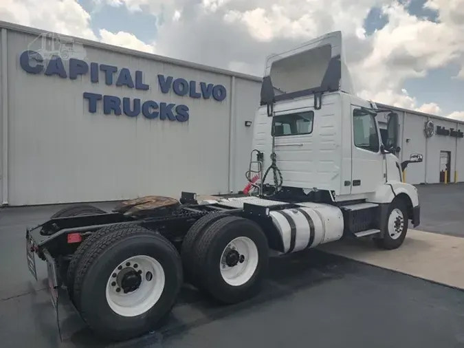 2016 VOLVO VNL64T300