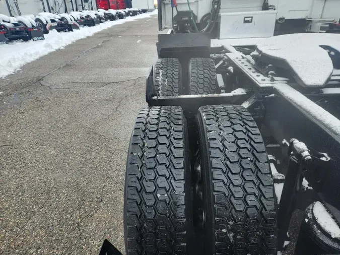 2022 VOLVO VNL64T7401a4be038019d35753e27e5df640c70e5