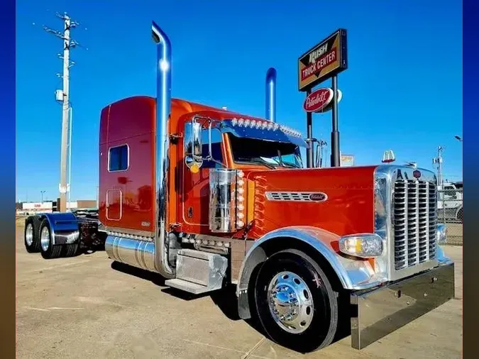 2022 Peterbilt 389