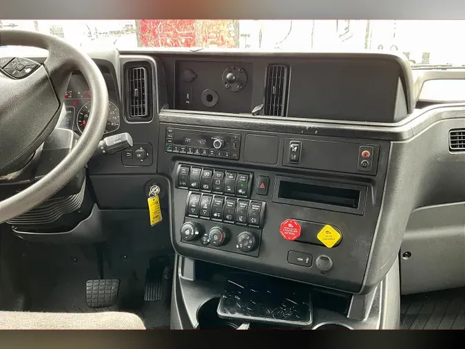 2022 INT LT625 6x4