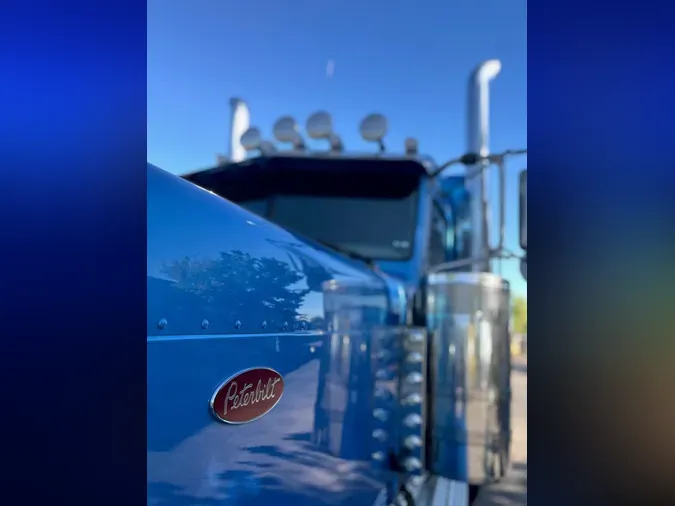 2020 Peterbilt 389