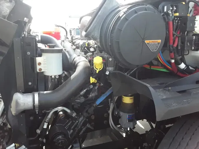 2019 NAVISTAR INTERNATIONAL RH613 DAYCAB S/A