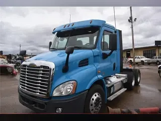 2015 FREIGHTLINER CASCADIA 113