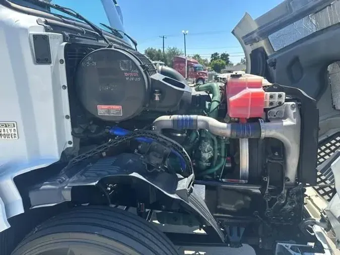 2016 Volvo VNL300