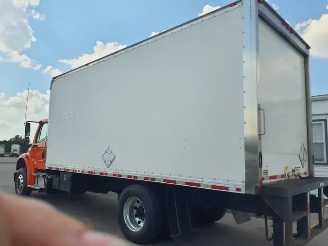 2018 FREIGHTLINER M2 106