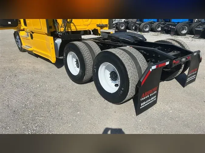 2020 FREIGHTLINER CA126