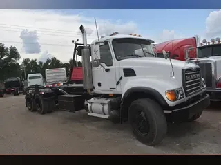 2006 MACK GRANITE CV713
