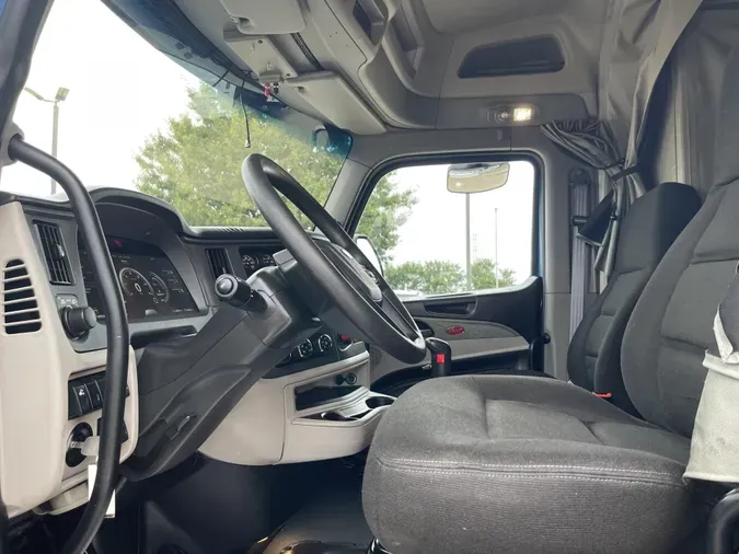 2022 Peterbilt 579