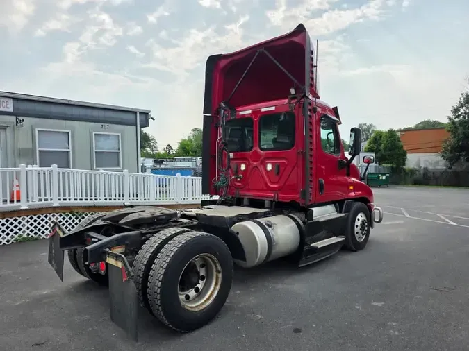 2019 FREIGHTLINER/MERCEDES CASCADIA 125