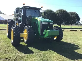2015 John Deere 8320R