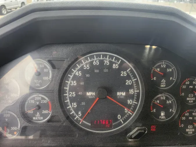 2019 International HX520