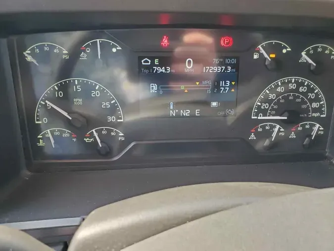 2022 VOLVO VNL64T740