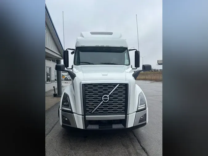 2023 VOLVO VNL64T860