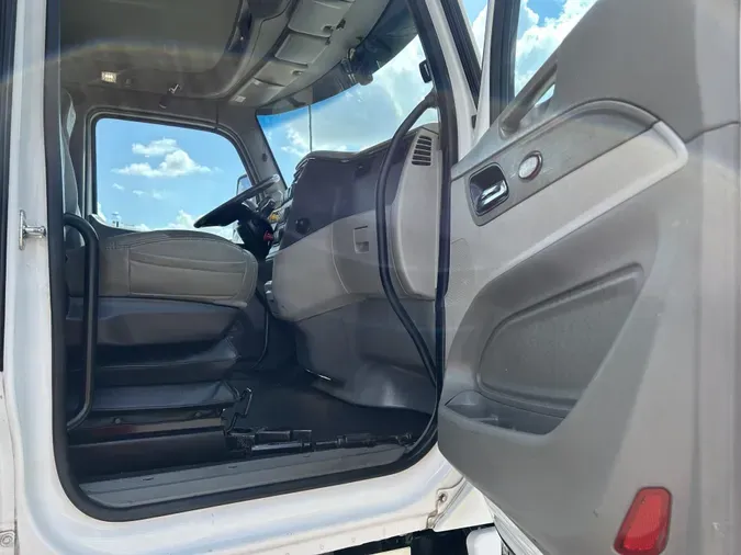 2020 Peterbilt 567