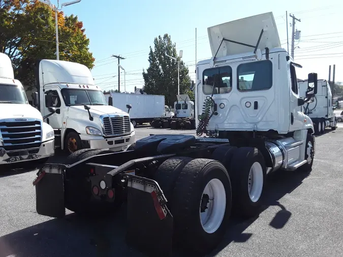 2018 FREIGHTLINER/MERCEDES CASCADIA 125