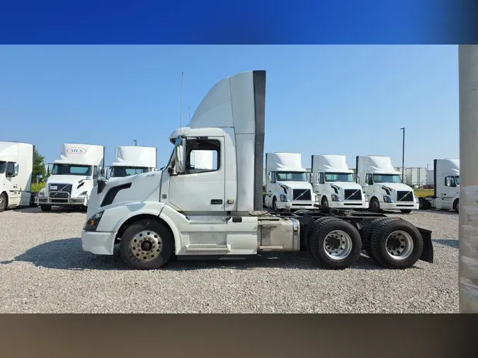 2018 Volvo VNL300