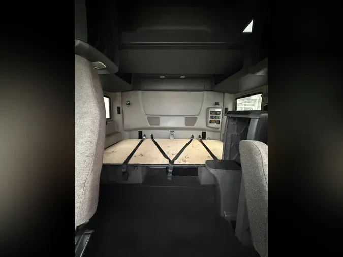 2020 NAVISTAR INTERNATIONAL LT625 SLPR CAB