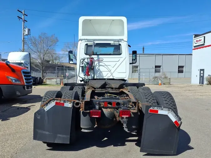 2019 NAVISTAR INTERNATIONAL LT625 DAYCAB T/A