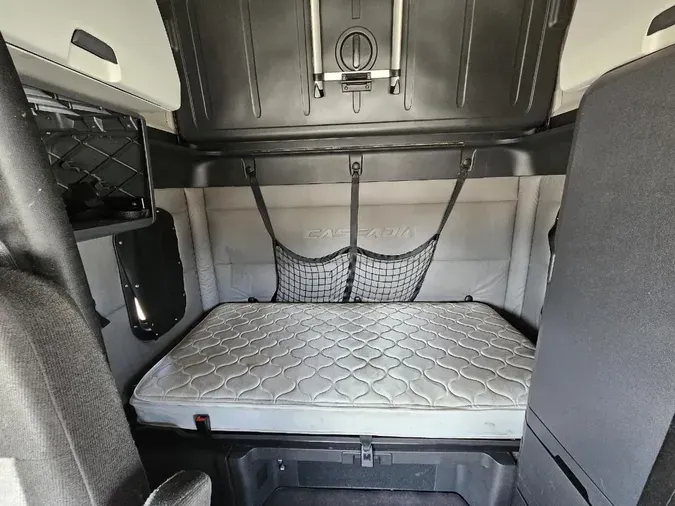 2020 FREIGHTLINER Cascadia 126