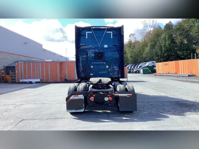 2022 Volvo VNL7601a89353e27732e6312872792213426f3