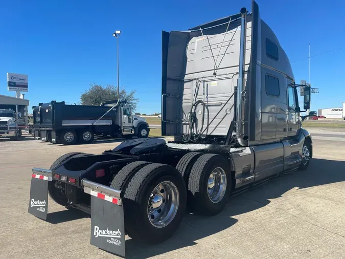 2022 VOLVO VNL64T860