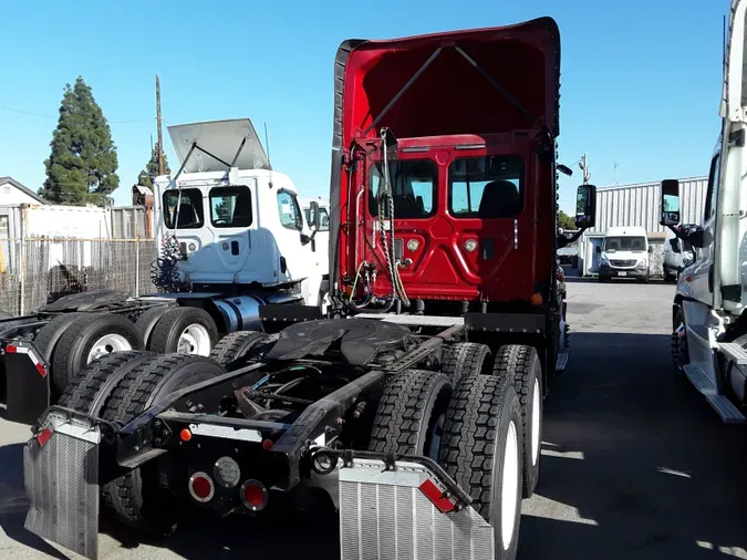 2017 FREIGHTLINER/MERCEDES CASCADIA 125