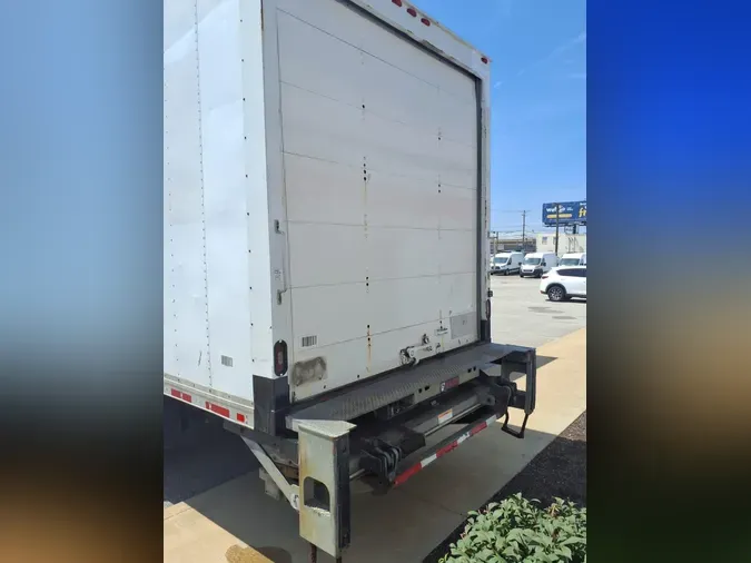 2018 FREIGHTLINER M2 106