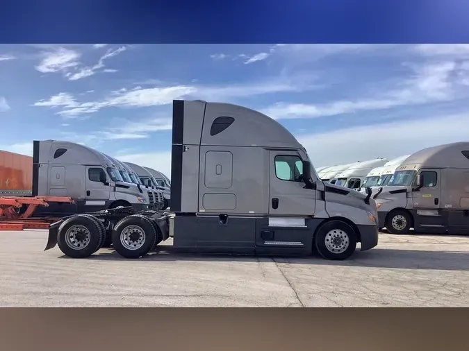 2023 Freightliner Cascadia