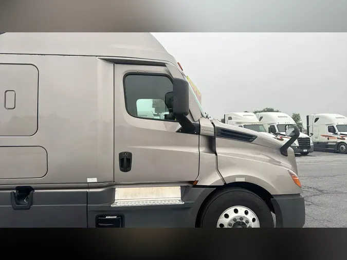 2025 Freightliner Cascadia 126