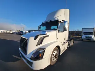 2017 VOLVO VNL64TRACTOR