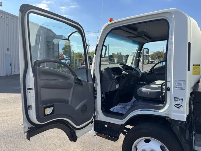 2019 Isuzu NPR-HD1a924bec7585f3feb411632878fbf7f4