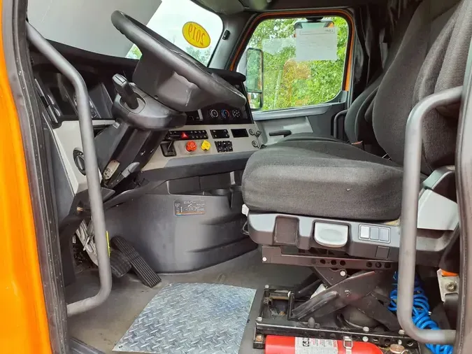 2019 FREIGHTLINER NEW CASCADIA PX12664