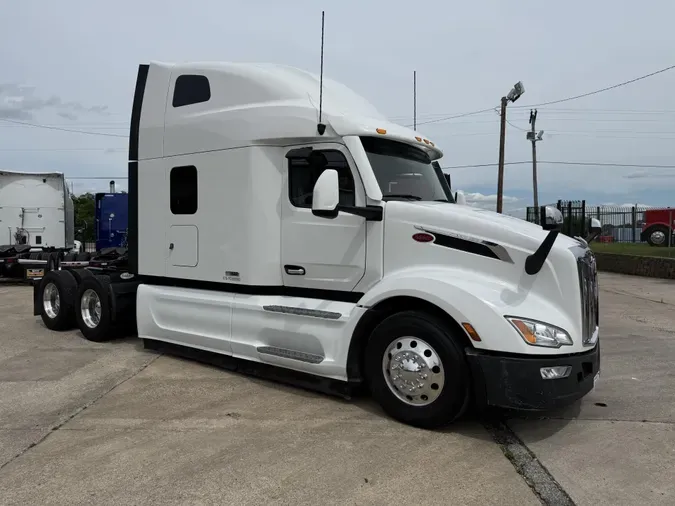 2023 Peterbilt 579