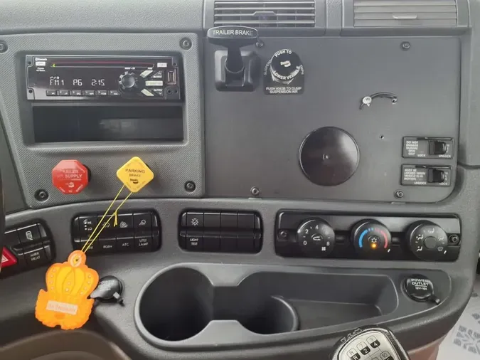 2019 FREIGHTLINER/MERCEDES CASCADIA 1251a9ac9b9b4803f5b354df7d7d523d51a