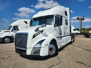 2023 VOLVO VNL64T860