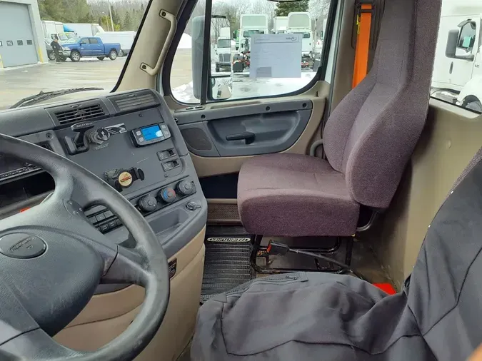 2019 FREIGHTLINER/MERCEDES CASCADIA 125