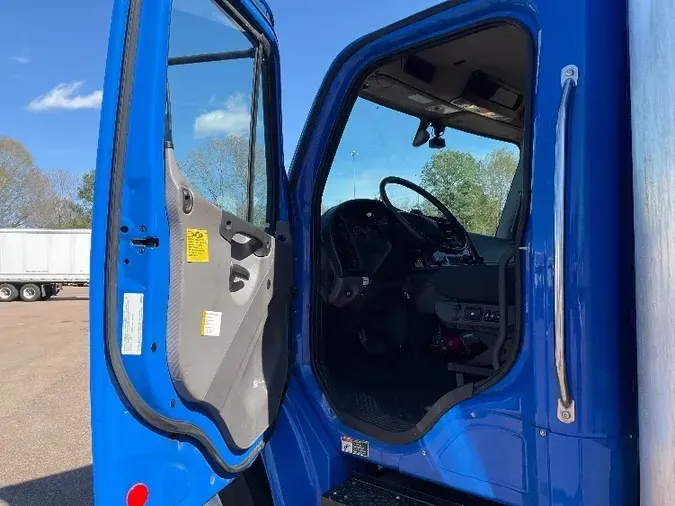 2020 Freightliner M2