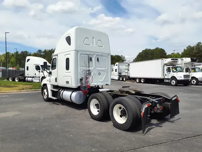 2019 FREIGHTLINER/MERCEDES CASCADIA 125