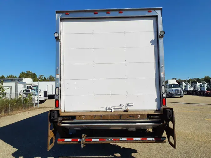 2016 FREIGHTLINER/MERCEDES M2 106