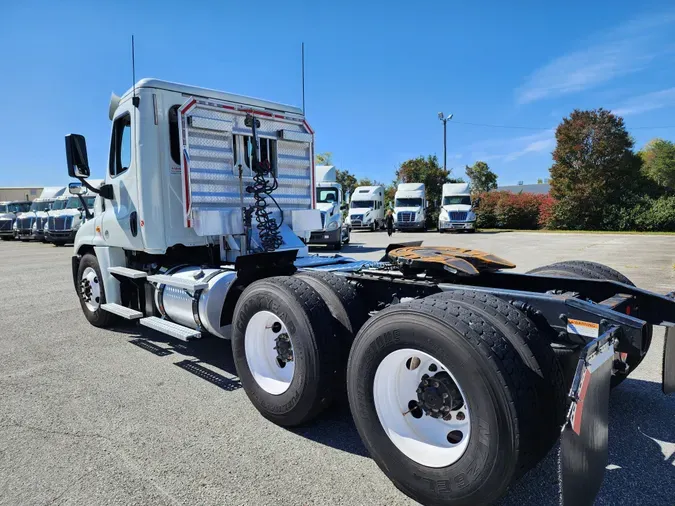 2018 FREIGHTLINER/MERCEDES CASCADIA 125