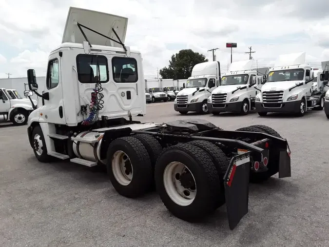 2015 FREIGHTLINER CASCADIA 125