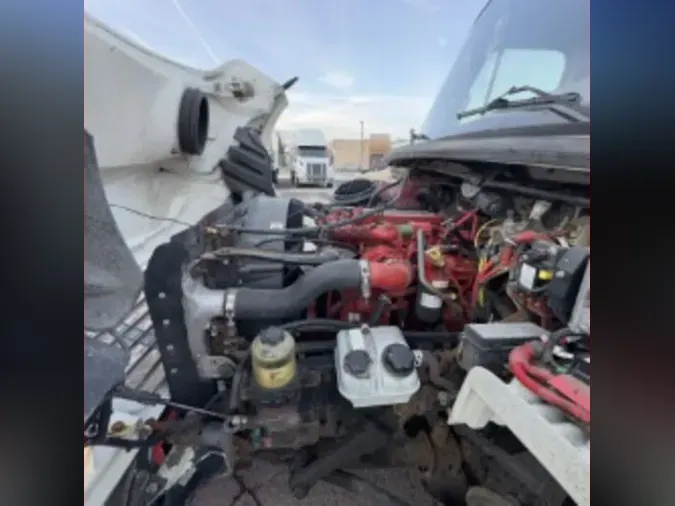 2015 FREIGHTLINER/MERCEDES M2 106